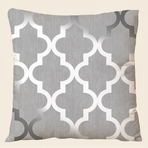 One pair of New With Tags Classic Geometric Style Holiday Pillow Covers! - Picture 5 of 9